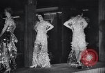 Standbild Zellophan kleider Paris Frankreich, 1933, aus Sekunde 27 historischem Filmmaterial Videoclip 65675038330