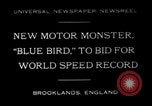 Standbild Malcolm Campbell und Bluebird Kfz Brooklands England, 1931, aus Sekunde 1 historischem Filmmaterial Videoclip 65675038348