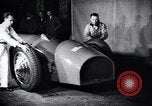Standbild Malcolm Campbell und Bluebird Kfz Brooklands England, 1931, aus Sekunde 5 historischem Filmmaterial Videoclip 65675038348