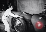 Standbild Malcolm Campbell und Bluebird Kfz Brooklands England, 1931, aus Sekunde 7 historischem Filmmaterial Videoclip 65675038348