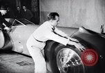Standbild Malcolm Campbell und Bluebird Kfz Brooklands England, 1931, aus Sekunde 9 historischem Filmmaterial Videoclip 65675038348