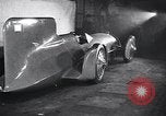 Standbild Malcolm Campbell und Bluebird Kfz Brooklands England, 1931, aus Sekunde 14 historischem Filmmaterial Videoclip 65675038348
