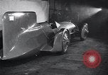 Standbild Malcolm Campbell und Bluebird Kfz Brooklands England, 1931, aus Sekunde 16 historischem Filmmaterial Videoclip 65675038348