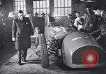 Standbild Malcolm Campbell und Bluebird Kfz Brooklands England, 1931, aus Sekunde 21 historischem Filmmaterial Videoclip 65675038348