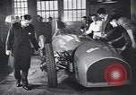 Standbild Malcolm Campbell und Bluebird Kfz Brooklands England, 1931, aus Sekunde 22 historischem Filmmaterial Videoclip 65675038348