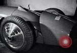 Standbild Malcolm Campbell und Bluebird Kfz Brooklands England, 1931, aus Sekunde 28 historischem Filmmaterial Videoclip 65675038348