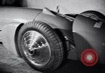Standbild Malcolm Campbell und Bluebird Kfz Brooklands England, 1931, aus Sekunde 30 historischem Filmmaterial Videoclip 65675038348