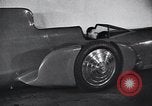 Standbild Malcolm Campbell und Bluebird Kfz Brooklands England, 1931, aus Sekunde 50 historischem Filmmaterial Videoclip 65675038348