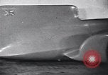 Standbild Malcolm Campbell und Bluebird Kfz Brooklands England, 1931, aus Sekunde 54 historischem Filmmaterial Videoclip 65675038348