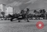 Image auto gyro landing Miami Florida USA, 1931, de la seconde 18 séquences d'archives historiques vidéo 65675038351