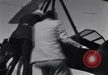 Image auto gyro landing Miami Florida USA, 1931, de la seconde 32 séquences d'archives historiques vidéo 65675038351