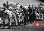Standbild ski Pant Mount Rainier Washington USA, 1937, aus Sekunde 11 historischem Filmmaterial Videoclip 65675038361