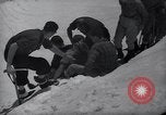 Standbild ski Pant Mount Rainier Washington USA, 1937, aus Sekunde 30 historischem Filmmaterial Videoclip 65675038361
