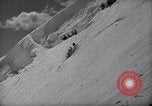 Standbild ski Pant Mount Rainier Washington USA, 1937, aus Sekunde 35 historischem Filmmaterial Videoclip 65675038361