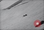 Standbild ski Pant Mount Rainier Washington USA, 1937, aus Sekunde 39 historischem Filmmaterial Videoclip 65675038361