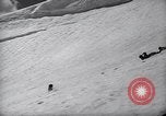 Standbild ski Pant Mount Rainier Washington USA, 1937, aus Sekunde 55 historischem Filmmaterial Videoclip 65675038361