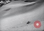 Standbild ski Pant Mount Rainier Washington USA, 1937, aus Sekunde 60 historischem Filmmaterial Videoclip 65675038361