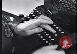 Standbild Rundstatler- GMBH Musik Schreibmaschine United States USA, 1937, aus Sekunde 26 historischem Filmmaterial Videoclip 65675038367