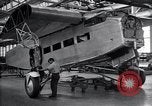 Image Ford Tri Motor United States USA, 1927, de la seconde 20 séquences d'archives historiques vidéo 65675038391
