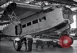 Image Ford Tri Motor United States USA, 1927, de la seconde 28 séquences d'archives historiques vidéo 65675038391
