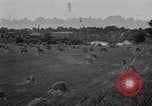 Standbild Weizen Feld in der Nähe von Factory United States USA, 1917, aus Sekunde 14 historischem Filmmaterial Videoclip 65675038397