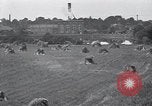 Standbild Weizen Feld in der Nähe von Factory United States USA, 1917, aus Sekunde 18 historischem Filmmaterial Videoclip 65675038397