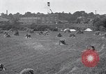 Standbild Weizen Feld in der Nähe von Factory United States USA, 1917, aus Sekunde 21 historischem Filmmaterial Videoclip 65675038397
