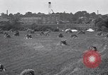 Standbild Weizen Feld in der Nähe von Factory United States USA, 1917, aus Sekunde 22 historischem Filmmaterial Videoclip 65675038397