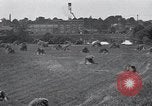 Standbild Weizen Feld in der Nähe von Factory United States USA, 1917, aus Sekunde 25 historischem Filmmaterial Videoclip 65675038397