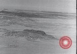Standbild Ford Trimotor Flugzeug fliegt nach Kingman Albuquerque New Mexico USA, 1928, aus Sekunde 44 historischem Filmmaterial Videoclip 65675038421