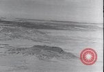 Standbild Ford Trimotor Flugzeug fliegt nach Kingman Albuquerque New Mexico USA, 1928, aus Sekunde 46 historischem Filmmaterial Videoclip 65675038421