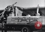 Standbild Ford Trimotor Flugzeug fliegt nach Kingman Albuquerque New Mexico USA, 1928, aus Sekunde 58 historischem Filmmaterial Videoclip 65675038421