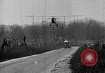 Standbild Lillian Boyer und Luftakrobatik Chattanooga Tennessee USA, 1920, aus Sekunde 15 historischem Filmmaterial Videoclip 65675038424