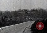 Standbild Lillian Boyer und Luftakrobatik Chattanooga Tennessee USA, 1920, aus Sekunde 17 historischem Filmmaterial Videoclip 65675038424