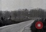 Standbild Lillian Boyer und Luftakrobatik Chattanooga Tennessee USA, 1920, aus Sekunde 21 historischem Filmmaterial Videoclip 65675038424