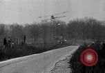 Standbild Lillian Boyer und Luftakrobatik Chattanooga Tennessee USA, 1920, aus Sekunde 22 historischem Filmmaterial Videoclip 65675038424