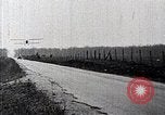 Standbild Lillian Boyer und Luftakrobatik Chattanooga Tennessee USA, 1920, aus Sekunde 37 historischem Filmmaterial Videoclip 65675038424