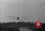 Standbild Lillian Boyer und Luftakrobatik Chattanooga Tennessee USA, 1920, aus Sekunde 47 historischem Filmmaterial Videoclip 65675038424