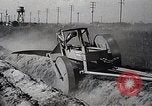 Image charrue géant Santa Ana California USA, 1937, de la seconde 26 séquences d'archives historiques vidéo 65675038441