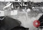 Image charrue géant Santa Ana California USA, 1937, de la seconde 36 séquences d'archives historiques vidéo 65675038441