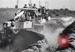 Image charrue géant Santa Ana California USA, 1937, de la seconde 40 séquences d'archives historiques vidéo 65675038441