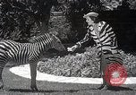 Immagine di Le stelle del cinema Hollywood Los Angeles California USA, 1937, secondo 49 filmato di repertorio 65675038446