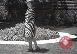 Immagine di Le stelle del cinema Hollywood Los Angeles California USA, 1937, secondo 61 filmato di repertorio 65675038446