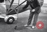 Immagine di Airphibian aerobile auto volante Danbury Connecticut USA, 1946, secondo 37 filmato di repertorio 65675038447