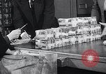 Image un billets d'un dollar Ottawa Ontario Canada, 1946, de la seconde 18 séquences d'archives historiques vidéo 65675038452