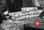 Image un billets d'un dollar Ottawa Ontario Canada, 1946, de la seconde 19 séquences d'archives historiques vidéo 65675038452