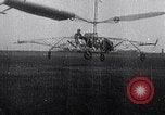 Standbild D'Ascanio Hubschrauber Ciampino Italien, 1930, aus Sekunde 14 historischem Filmmaterial Videoclip 65675038467