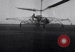 Standbild D'Ascanio Hubschrauber Ciampino Italien, 1930, aus Sekunde 15 historischem Filmmaterial Videoclip 65675038467
