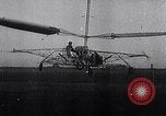 Standbild D'Ascanio Hubschrauber Ciampino Italien, 1930, aus Sekunde 19 historischem Filmmaterial Videoclip 65675038467