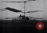 Standbild D'Ascanio Hubschrauber Ciampino Italien, 1930, aus Sekunde 24 historischem Filmmaterial Videoclip 65675038467